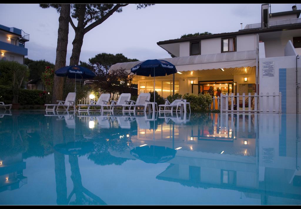 Hotel Rosa Dei Venti Lignano Sabbiadoro Esterno foto