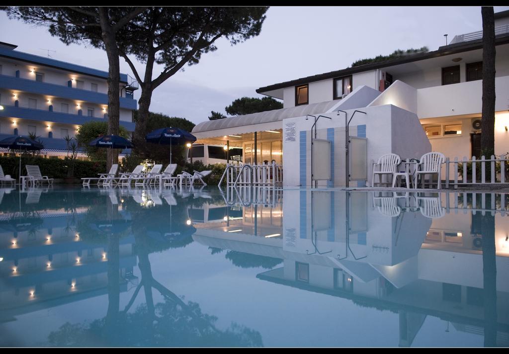 Hotel Rosa Dei Venti Lignano Sabbiadoro Esterno foto