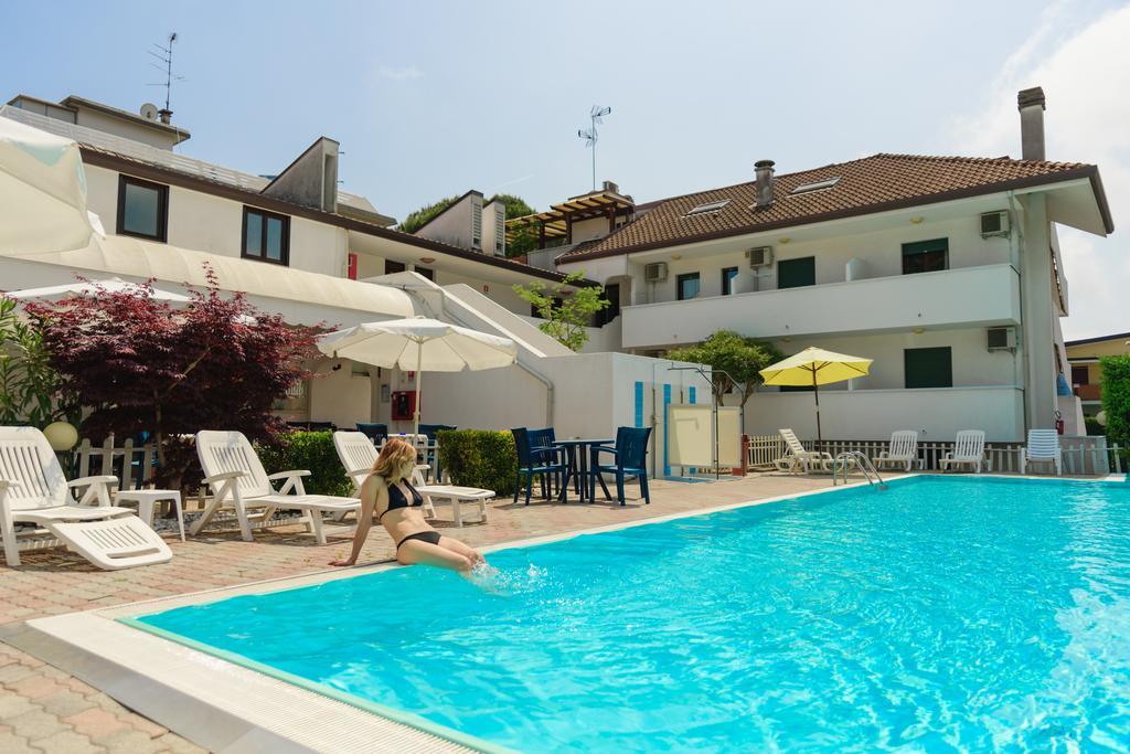 Hotel Rosa Dei Venti Lignano Sabbiadoro Esterno foto