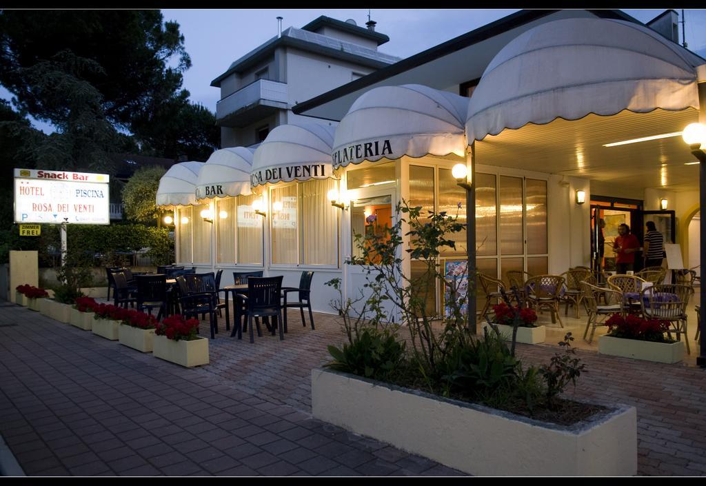 Hotel Rosa Dei Venti Lignano Sabbiadoro Esterno foto